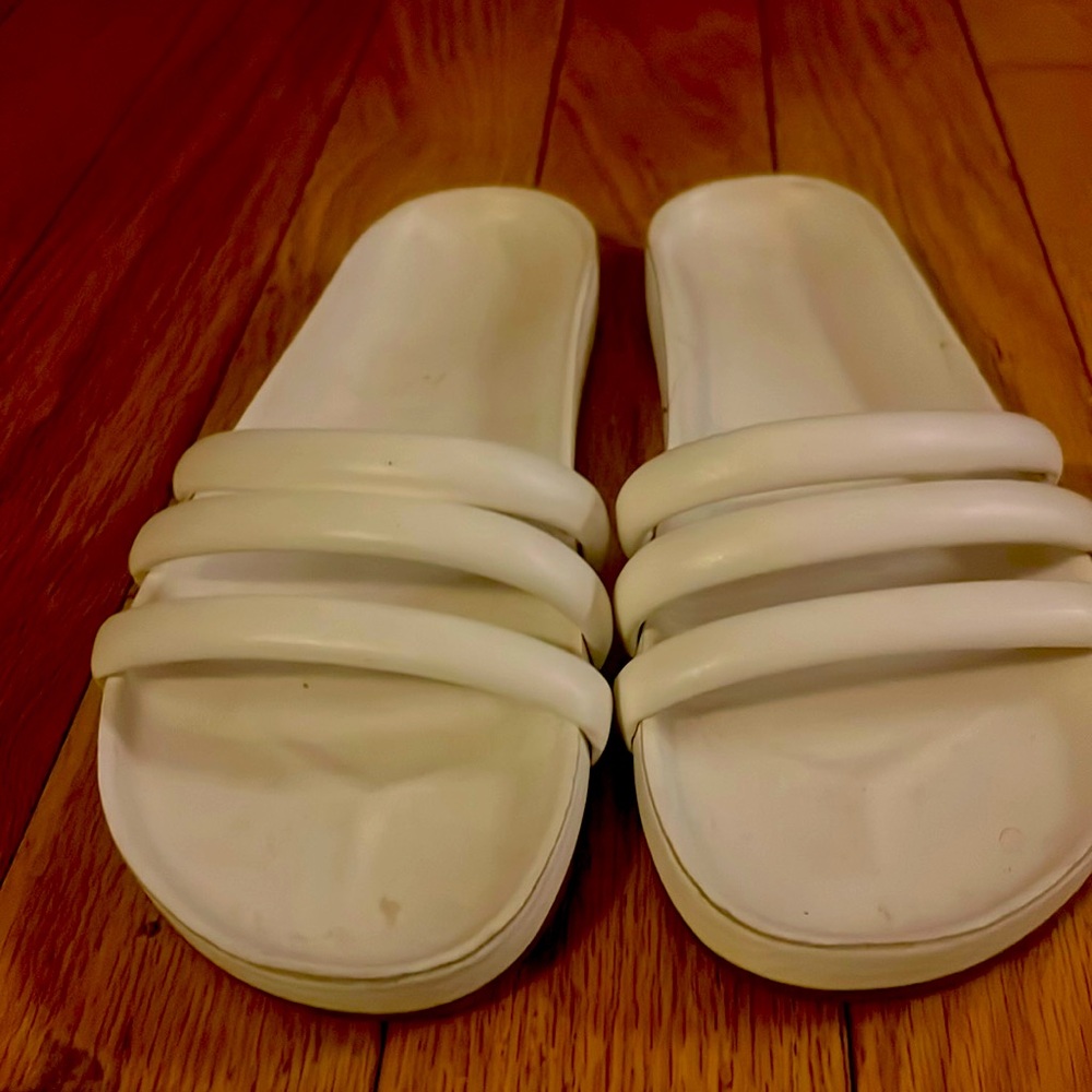 White Old Navy slides - Women’s size 10